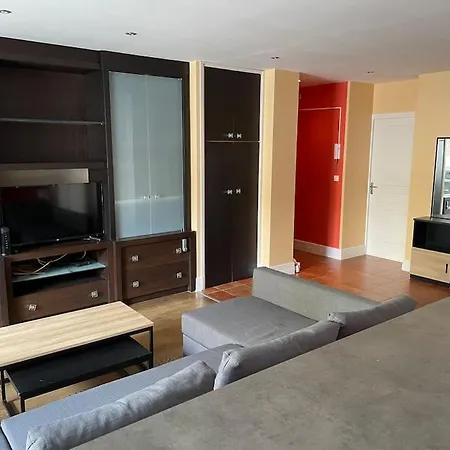 Apartment Calme A Proximite De La Gare Chateaucreux