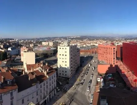 Calme A Proximite De La Gare Chateaucreux Apartment *